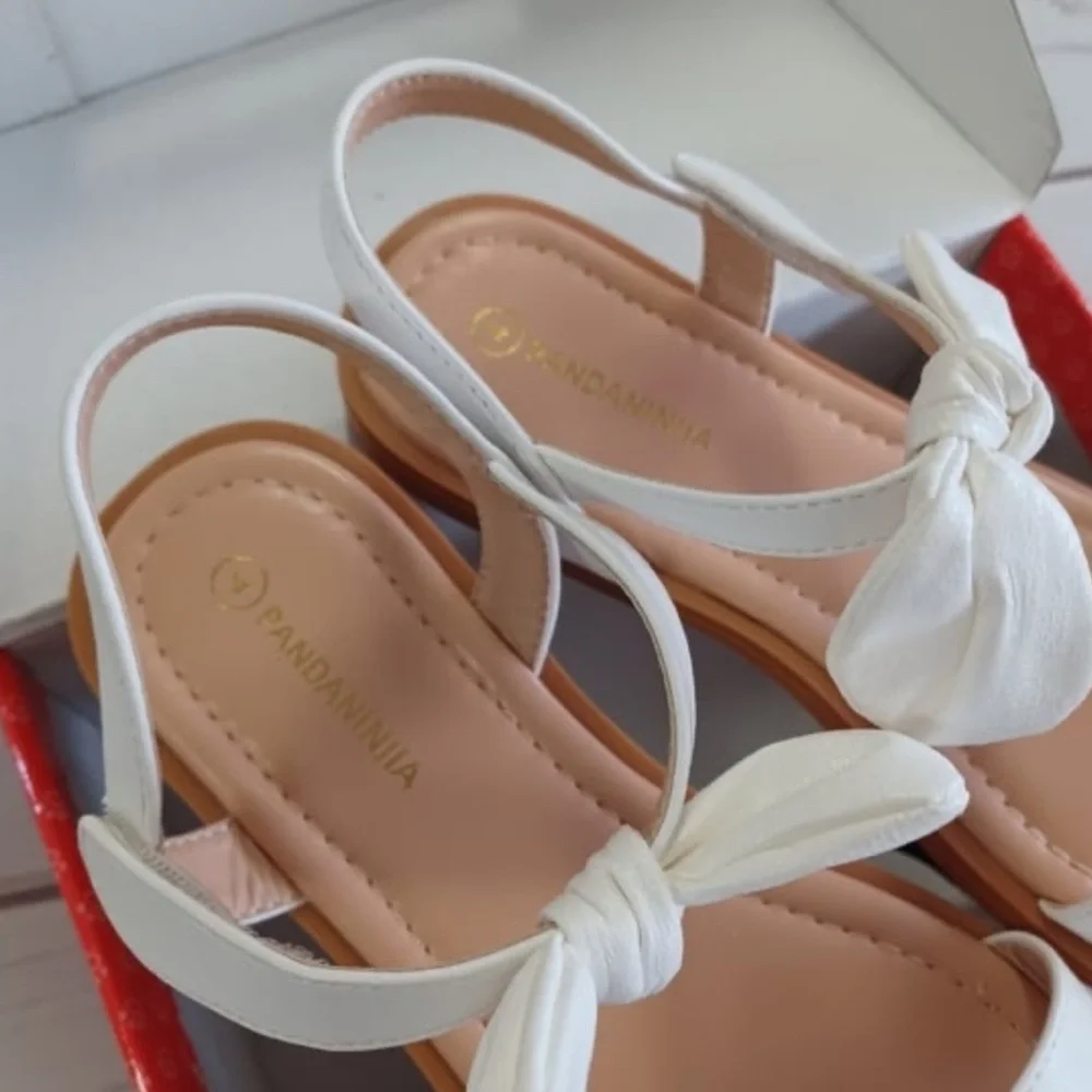PANDANINJA Ella Girls Size 4 White Bow Dressy Neutral Spring Summer Sandal Shoes